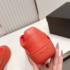 情侣款 Prada普拉达P家26最新款系带休闲鞋 德训鞋 最新火爆款 经典舒适结合 低调奢华懒人鞋, 情侣款 Prada普拉达P家26最新款系带休闲鞋 德训鞋 最新火爆款 经典舒适结合 低调奢华懒人鞋,