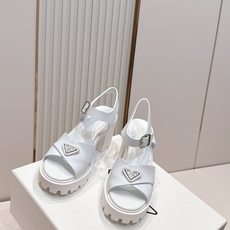 Prada 普拉达2026春夏新款凉鞋系列 罗马厚底高跟凉鞋 最新走秀款,经典升级 舒适度与时髦度并存 Prada 普拉达2026春夏新款凉鞋系列 罗马厚底高跟凉鞋 最新走秀款,经典升级 舒适度与时髦度并存