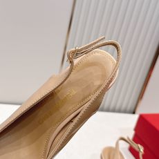 Ferragamo 菲拉格慕26春夏新品蝴蝶结圆头粗跟后空凉鞋!经典万年不败款!标志性蝴蝶结布扣!粗跟 Ferragamo 菲拉格慕26春夏新品蝴蝶结圆头粗跟后空凉鞋!经典万年不败款!标志性蝴蝶结布扣!粗跟