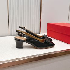 Ferragamo 菲拉格慕26春夏新品蝴蝶结圆头粗跟后空凉鞋!经典万年不败款!标志性蝴蝶结布扣!粗跟 Ferragamo 菲拉格慕26春夏新品蝴蝶结圆头粗跟后空凉鞋!经典万年不败款!标志性蝴蝶结布扣!粗跟