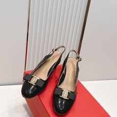 Ferragamo 菲拉格慕26春夏新品蝴蝶结圆头粗跟后空凉鞋!经典万年不败款!标志性蝴蝶结布扣!粗跟 Ferragamo 菲拉格慕26春夏新品蝴蝶结圆头粗跟后空凉鞋!经典万年不败款!标志性蝴蝶结布扣!粗跟