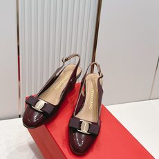 Ferragamo 菲拉格慕26春夏新品蝴蝶结圆头粗跟后空凉鞋!经典万年不败款!标志性蝴蝶结布扣!粗跟 Ferragamo 菲拉格慕26春夏新品蝴蝶结圆头粗跟后空凉鞋!经典万年不败款!标志性蝴蝶结布扣!粗跟