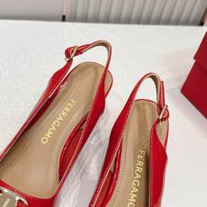 Ferragamo 菲拉格慕26春夏新品蝴蝶结圆头粗跟后空凉鞋!经典万年不败款!标志性蝴蝶结布扣!粗跟 Ferragamo 菲拉格慕26春夏新品蝴蝶结圆头粗跟后空凉鞋!经典万年不败款!标志性蝴蝶结布扣!粗跟