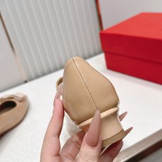 Ferragamo 菲拉格慕26春夏新品蝴蝶结圆头粗跟单鞋!经典万年不败款!标志性蝴蝶结布扣!粗跟圆头 Ferragamo 菲拉格慕26春夏新品蝴蝶结圆头粗跟单鞋!经典万年不败款!标志性蝴蝶结布扣!粗跟圆头