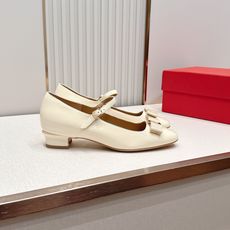 Ferragamo 菲拉格慕26春夏新品蝴蝶结圆头粗跟单鞋!经典万年不败款!标志性蝴蝶结布扣!粗跟圆头 Ferragamo 菲拉格慕26春夏新品蝴蝶结圆头粗跟单鞋!经典万年不败款!标志性蝴蝶结布扣!粗跟圆头