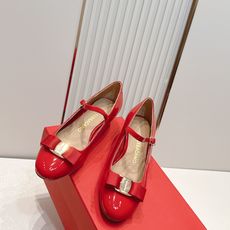 Ferragamo 菲拉格慕26春夏新品蝴蝶结圆头粗跟单鞋!经典万年不败款!标志性蝴蝶结布扣!粗跟圆头 Ferragamo 菲拉格慕26春夏新品蝴蝶结圆头粗跟单鞋!经典万年不败款!标志性蝴蝶结布扣!粗跟圆头