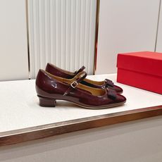 Ferragamo 菲拉格慕26春夏新品蝴蝶结圆头粗跟单鞋!经典万年不败款!标志性蝴蝶结布扣!粗跟圆头 Ferragamo 菲拉格慕26春夏新品蝴蝶结圆头粗跟单鞋!经典万年不败款!标志性蝴蝶结布扣!粗跟圆头