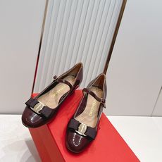 Ferragamo 菲拉格慕26春夏新品蝴蝶结圆头粗跟单鞋!经典万年不败款!标志性蝴蝶结布扣!粗跟圆头 Ferragamo 菲拉格慕26春夏新品蝴蝶结圆头粗跟单鞋!经典万年不败款!标志性蝴蝶结布扣!粗跟圆头