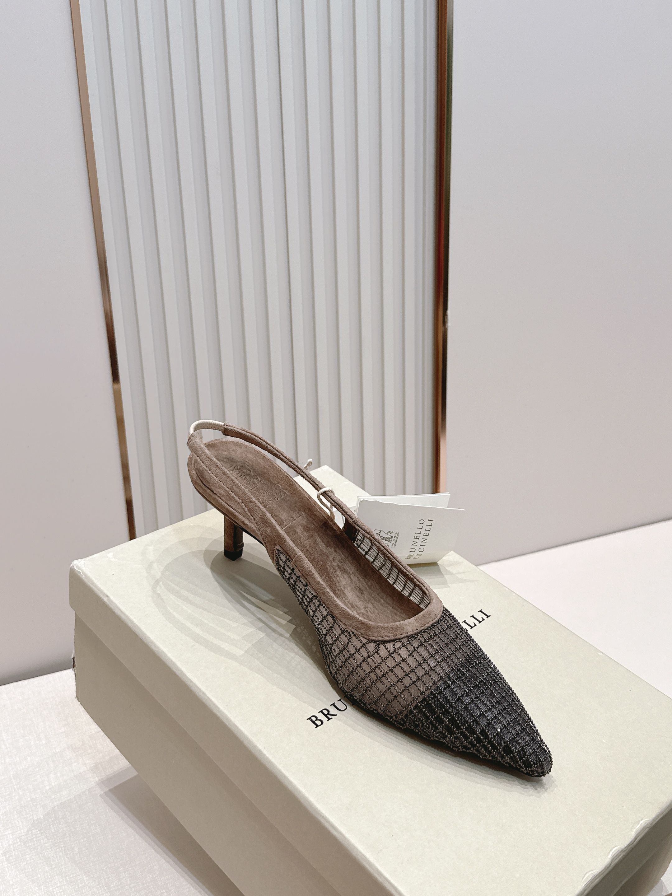 Brunello Cucinelli 26ss女士镶珠装饰休闲穆勒拖鞋凉鞋 BC新款新品女士条纹麂皮穆勒