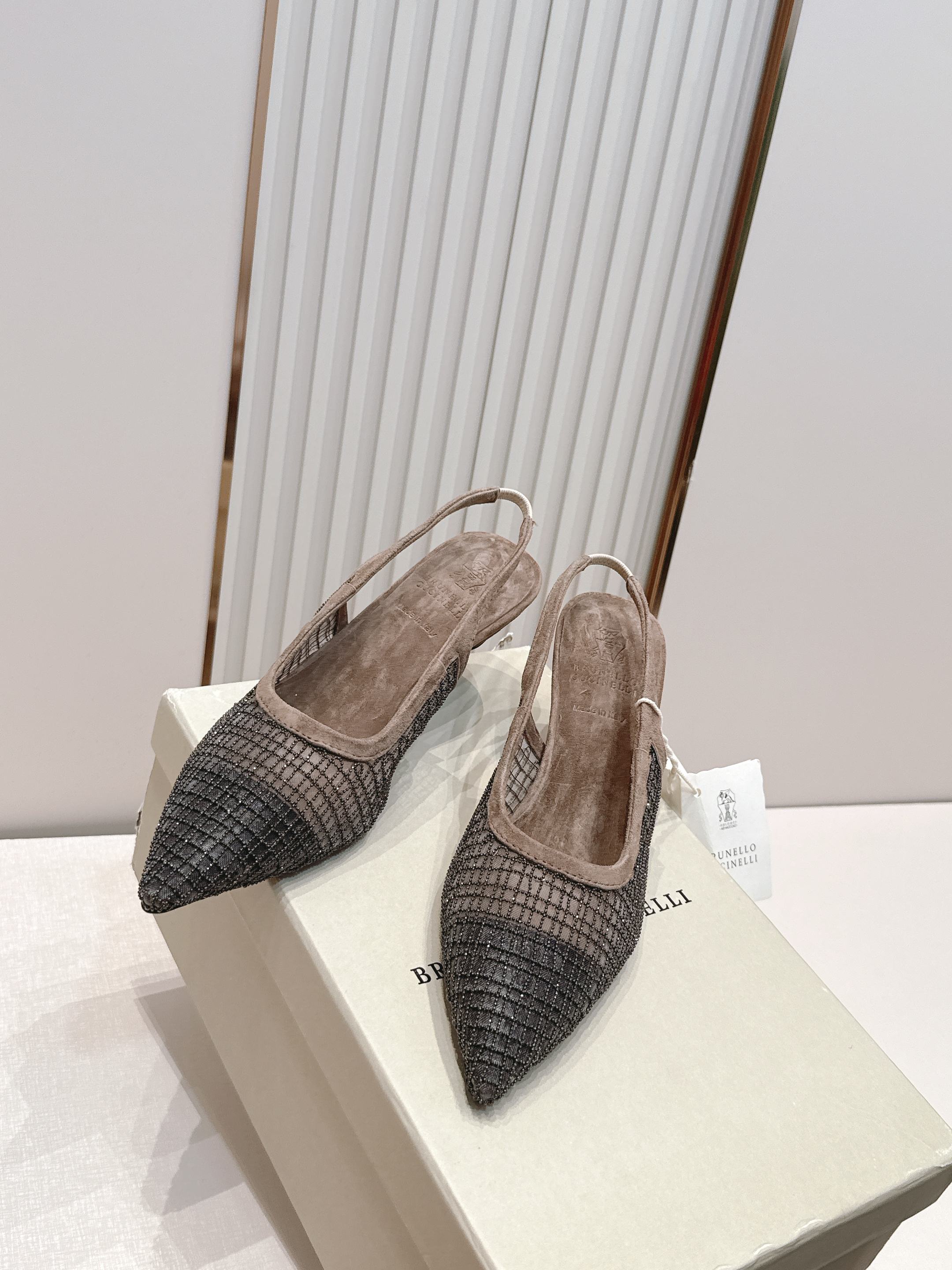 Brunello Cucinelli 26ss女士镶珠装饰休闲穆勒拖鞋凉鞋 BC新款新品女士条纹麂皮穆勒