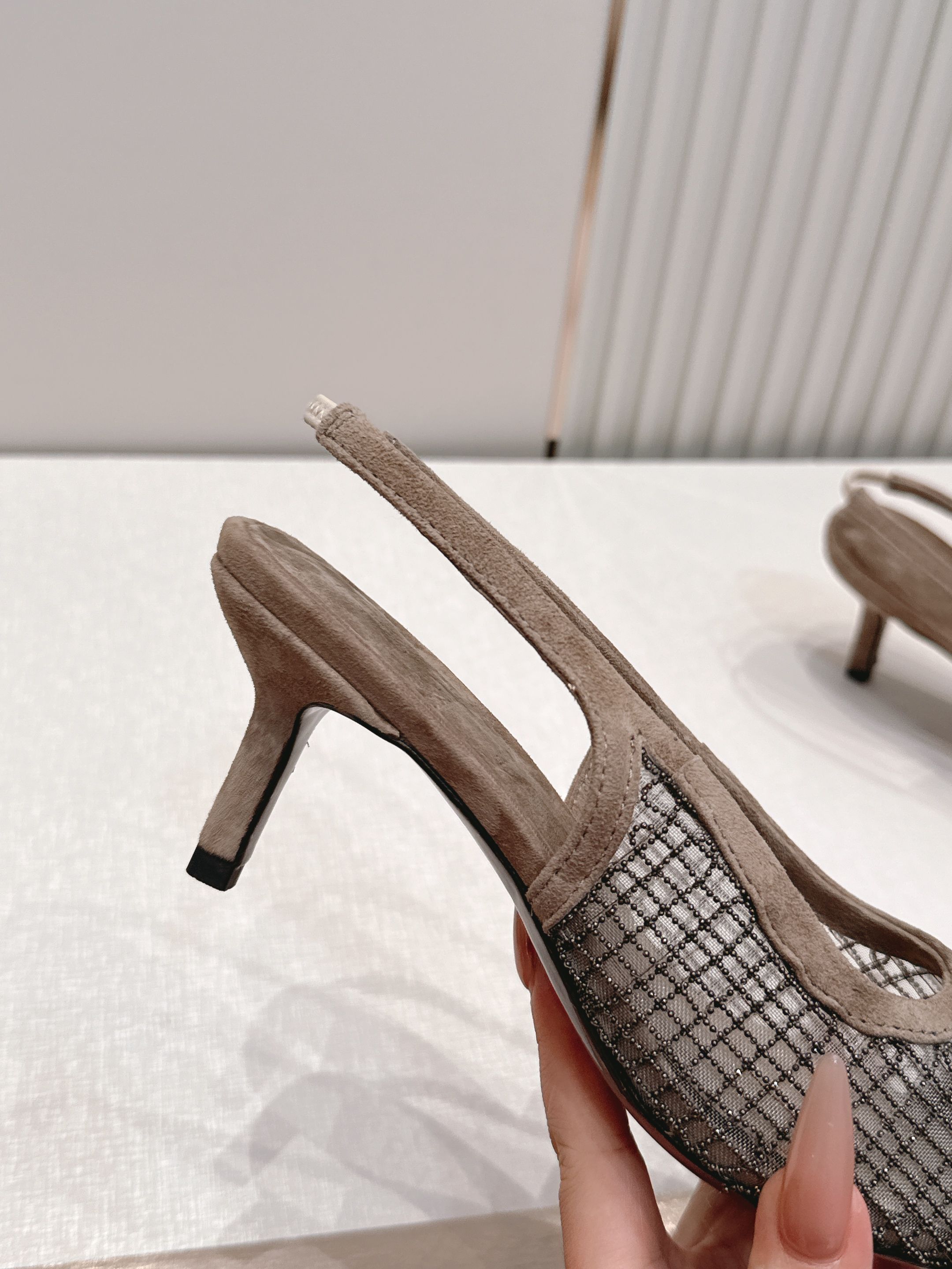 Brunello Cucinelli 26ss女士镶珠装饰休闲穆勒拖鞋凉鞋 BC新款新品女士条纹麂皮穆勒