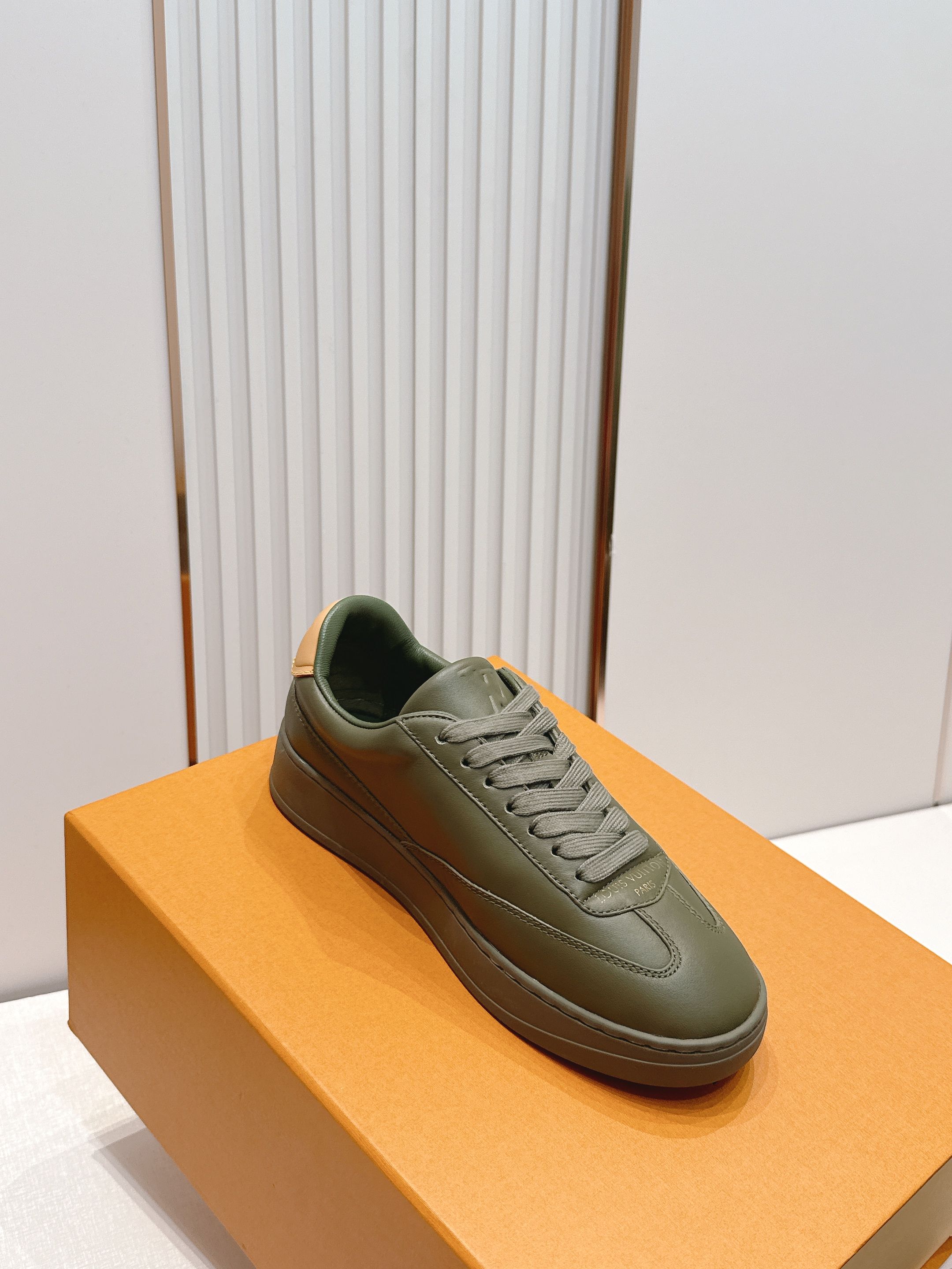 Louis Vuitton 26s新款厚底小白鞋 休闲鞋👟LV真皮小白鞋，选用优质牛皮，质感细腻耐用，内