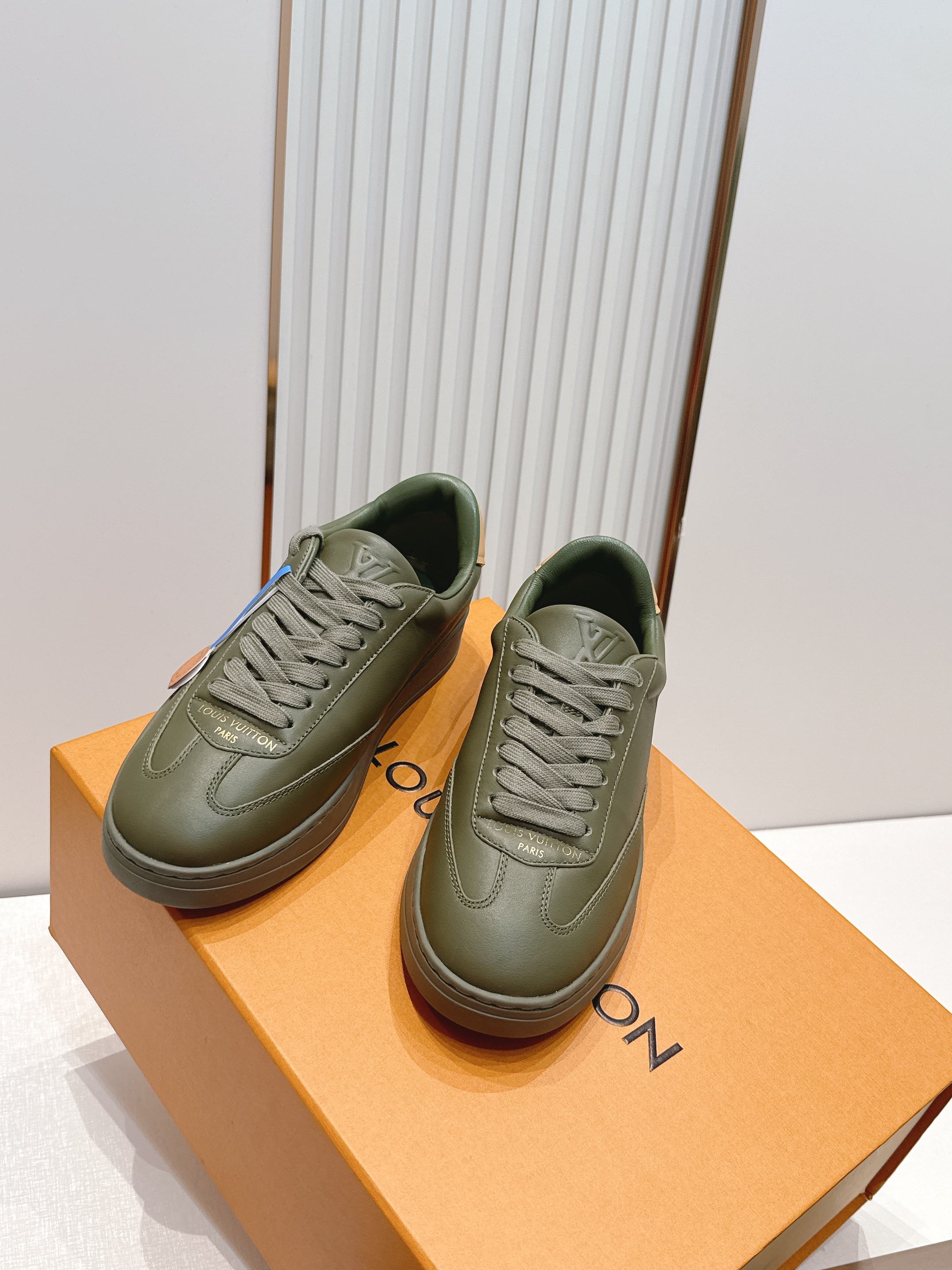 Louis Vuitton 26s新款厚底小白鞋 休闲鞋👟LV真皮小白鞋，选用优质牛皮，质感细腻耐用，内