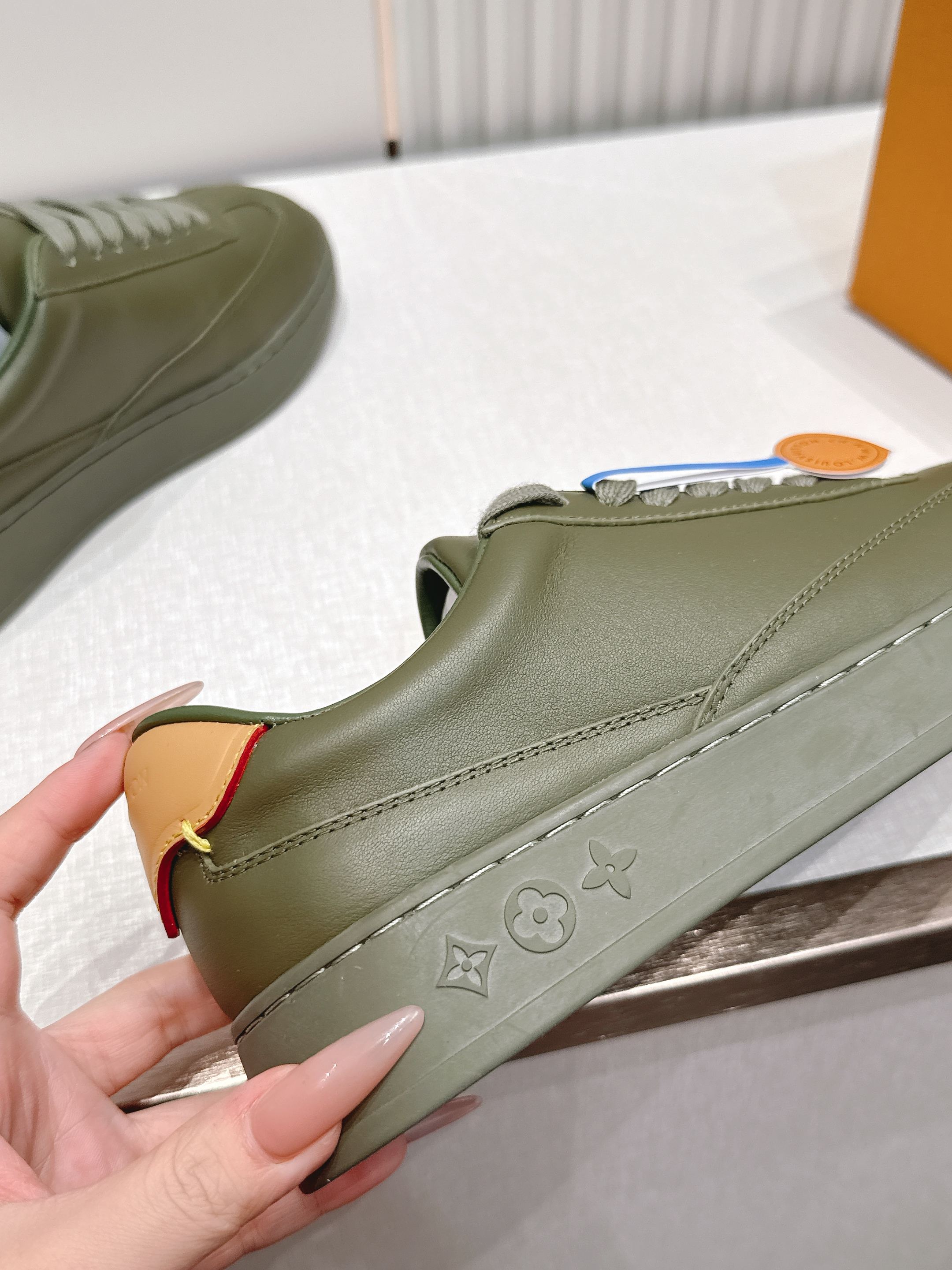 Louis Vuitton 26s新款厚底小白鞋 休闲鞋👟LV真皮小白鞋，选用优质牛皮，质感细腻耐用，内