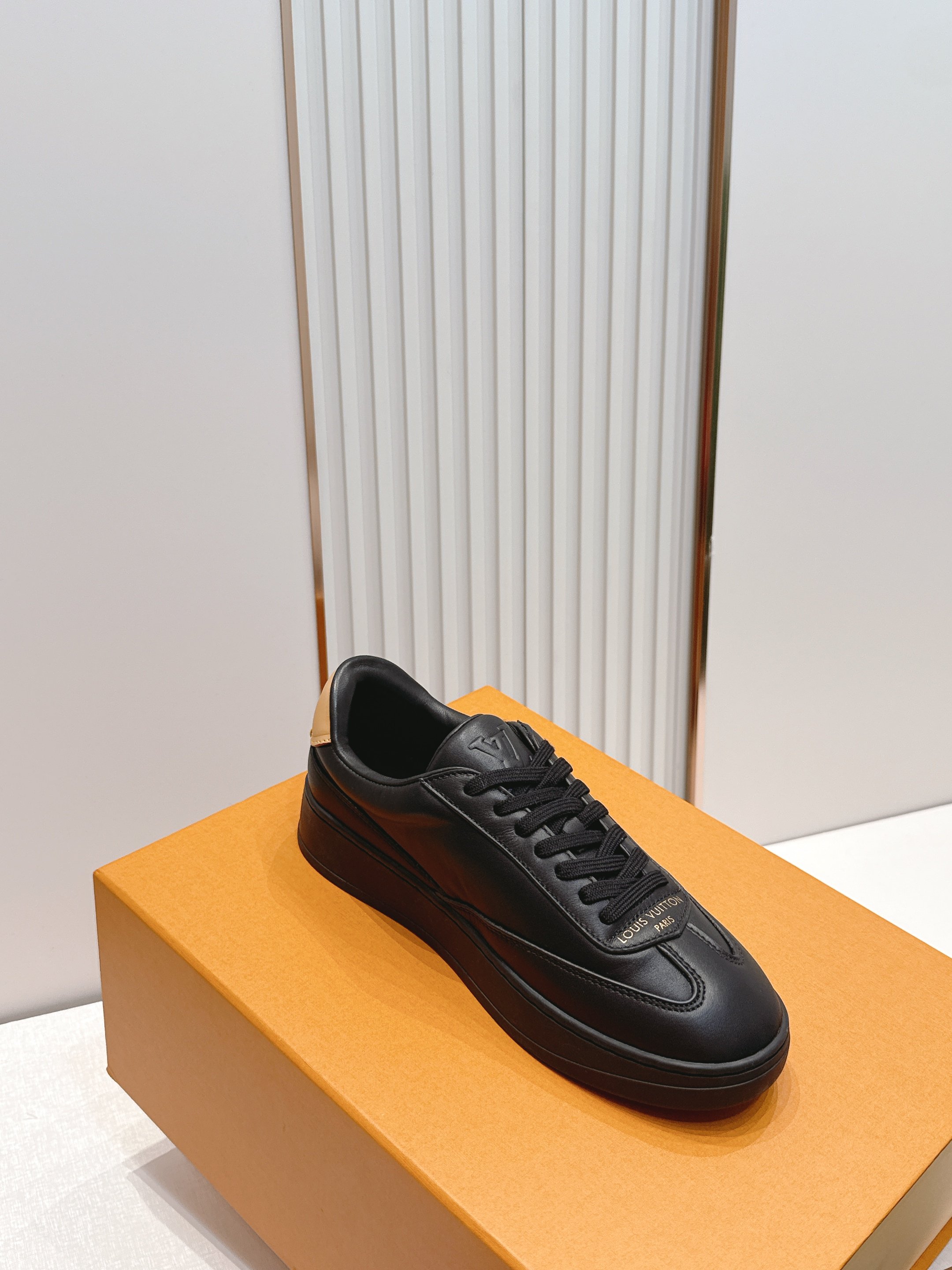 Louis Vuitton 26s新款厚底小白鞋 休闲鞋👟LV真皮小白鞋，选用优质牛皮，质感细腻耐用，内