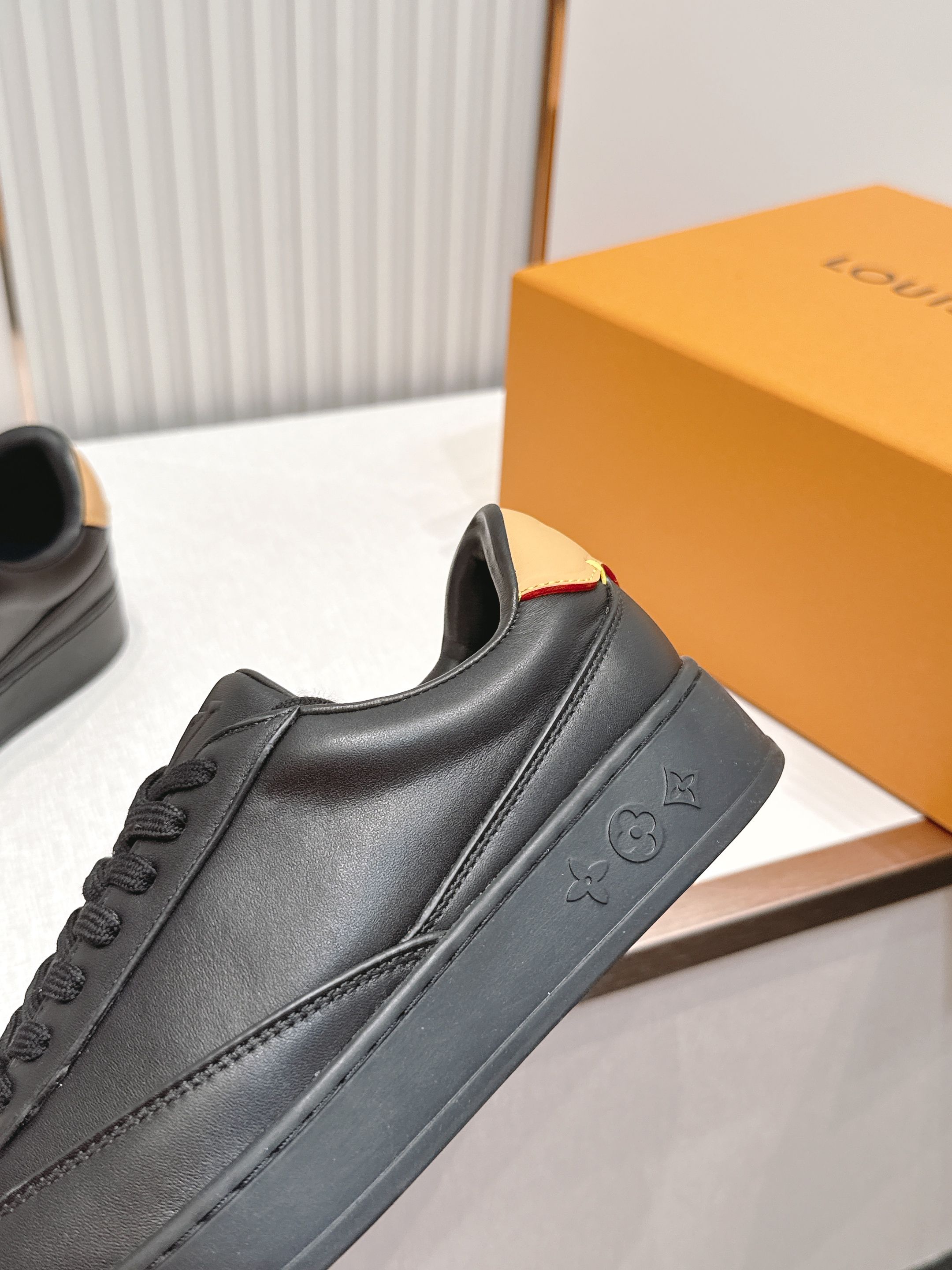 Louis Vuitton 26s新款厚底小白鞋 休闲鞋👟LV真皮小白鞋，选用优质牛皮，质感细腻耐用，内