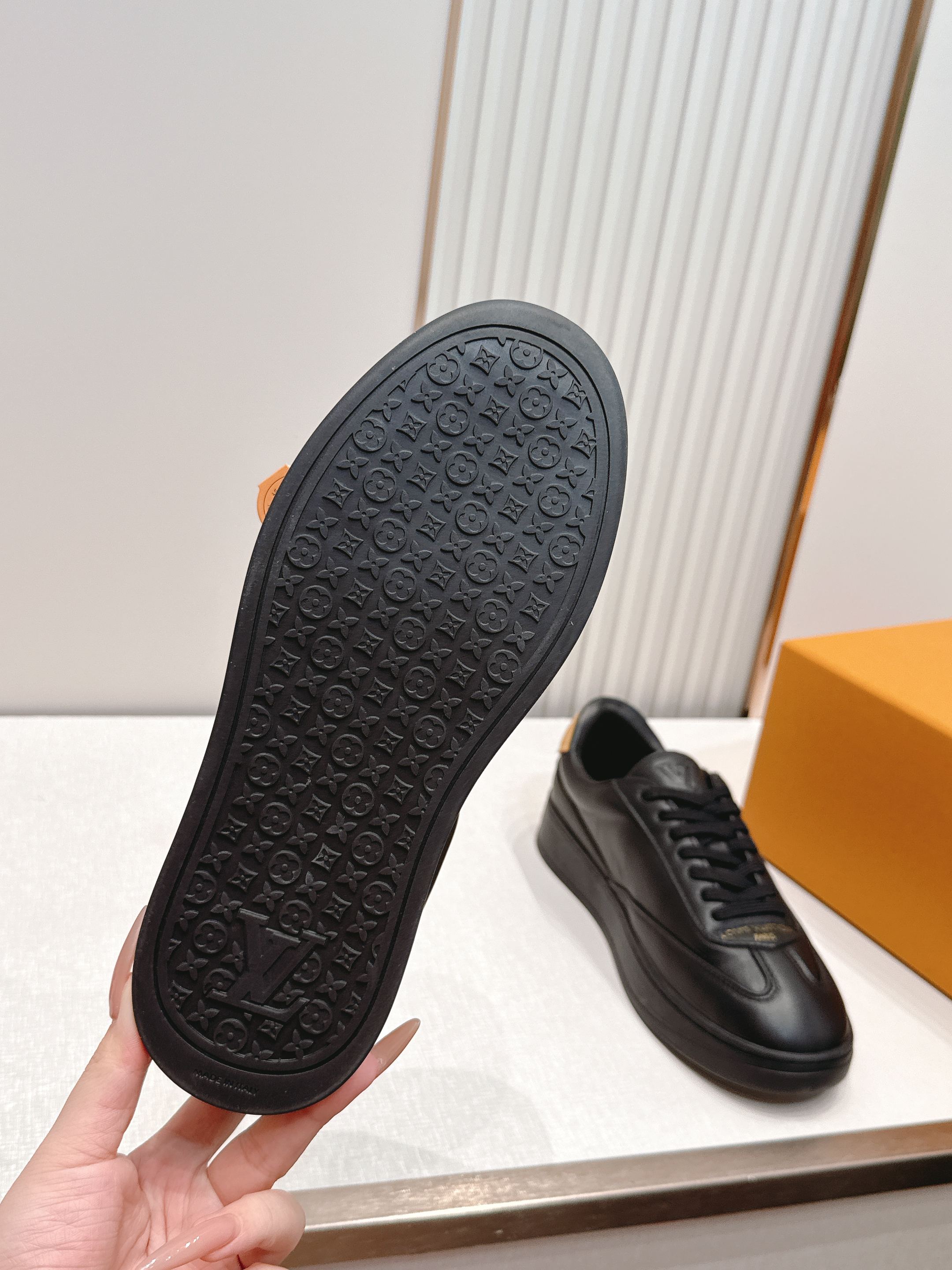 Louis Vuitton 26s新款厚底小白鞋 休闲鞋👟LV真皮小白鞋，选用优质牛皮，质感细腻耐用，内