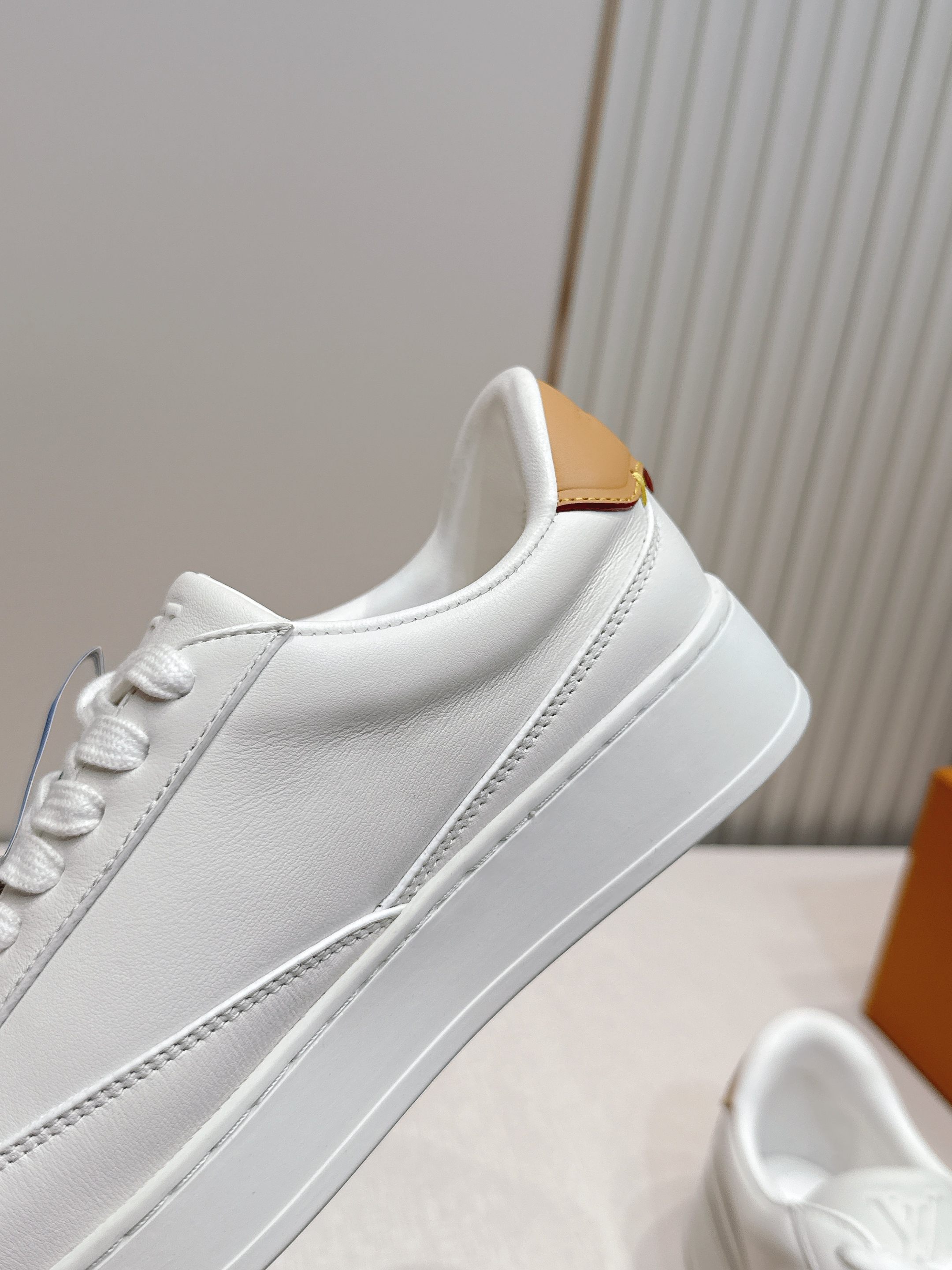 Louis Vuitton 26s新款厚底小白鞋 休闲鞋👟LV真皮小白鞋，选用优质牛皮，质感细腻耐用，内