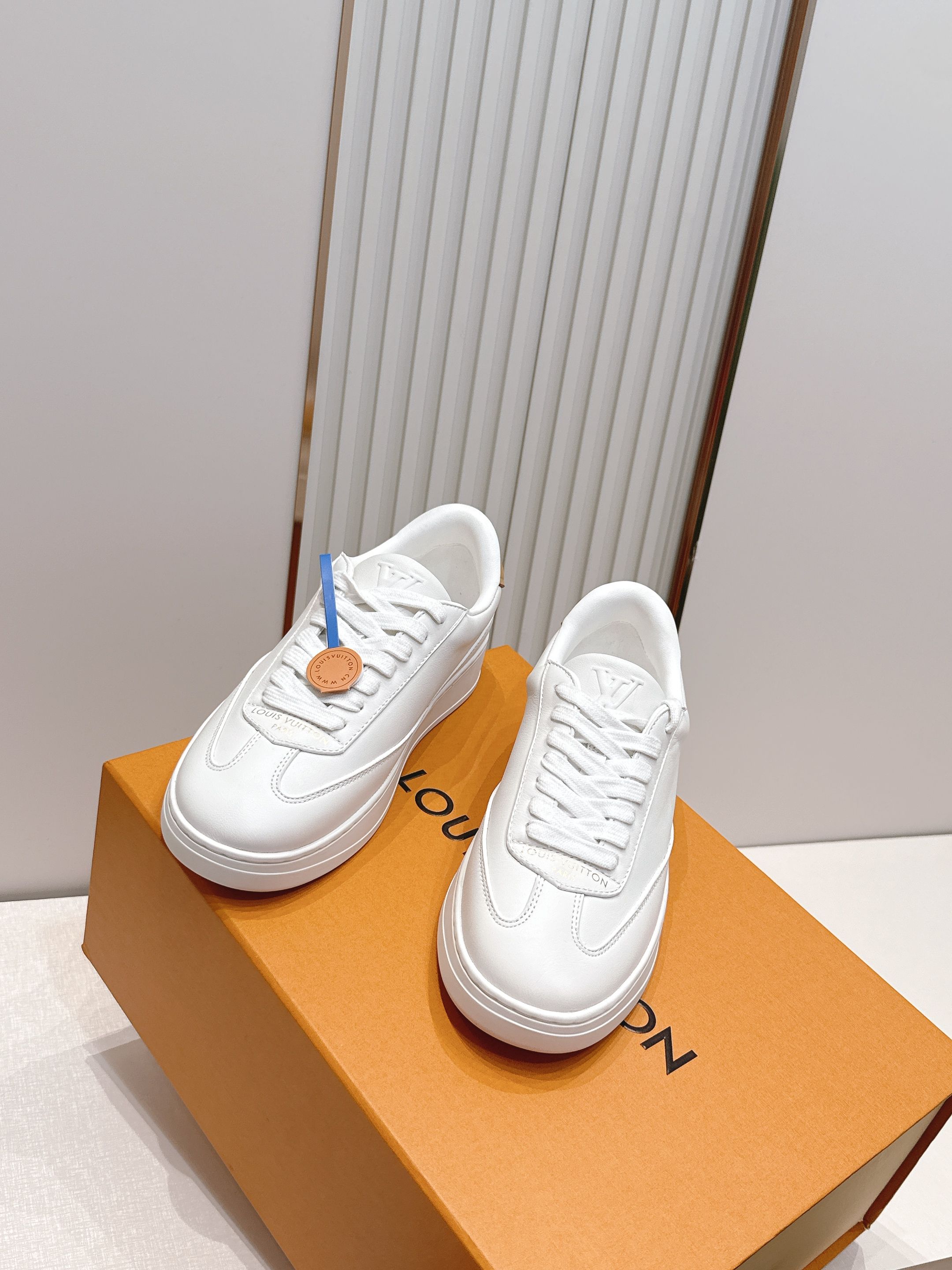 Louis Vuitton 26s新款厚底小白鞋 休闲鞋👟LV真皮小白鞋，选用优质牛皮，质感细腻耐用，内