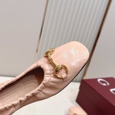Gucci | 古驰 26𝐬𝐬 新款经典马衔扣奶奶鞋芭蕾舞鞋 高级感十足!国内外博主刷爆的一款,复古 Gucci | 古驰 26𝐬𝐬 新款经典马衔扣奶奶鞋芭蕾舞鞋 高级感十足!国内外博主刷爆的一款,复古