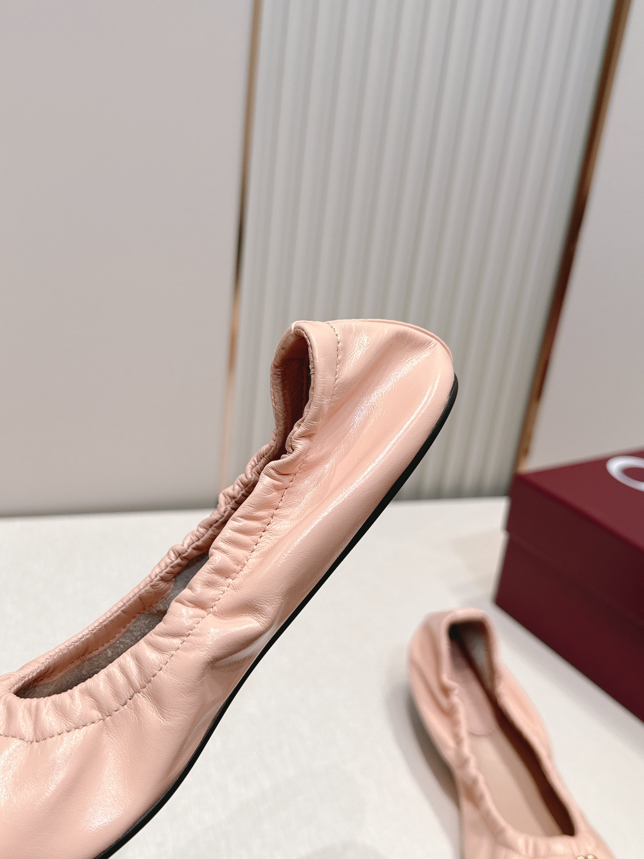 Gucci | 古驰 26𝐬𝐬 新款经典马衔扣奶奶鞋芭蕾舞鞋 高级感十足!国内外博主刷爆的一款,复古 Gucci | 古驰 26𝐬𝐬 新款经典马衔扣奶奶鞋芭蕾舞鞋 高级感十足!国内外博主刷爆的一款,复古