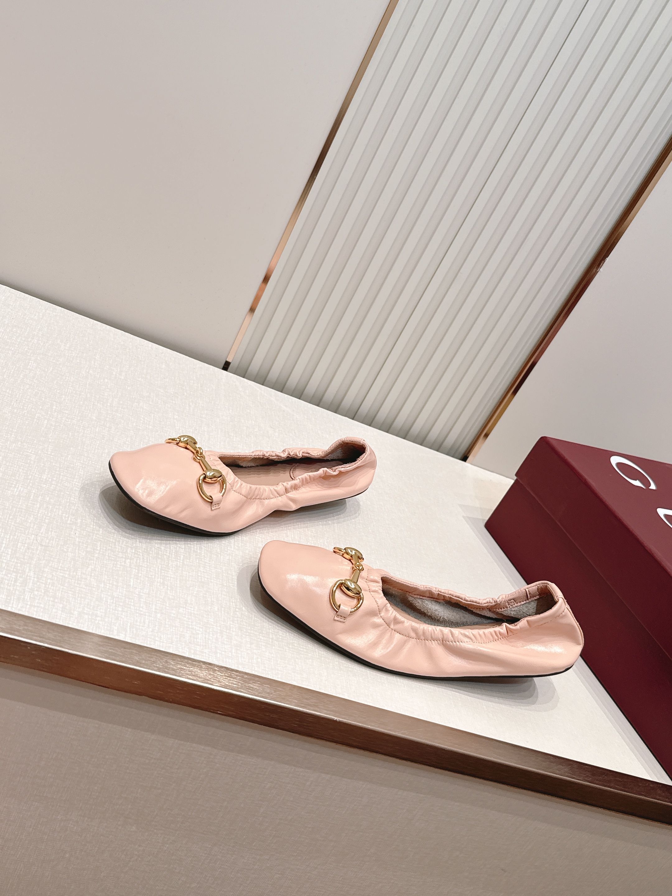 Gucci | 古驰 26𝐬𝐬 新款经典马衔扣奶奶鞋芭蕾舞鞋 高级感十足!国内外博主刷爆的一款,复古 Gucci | 古驰 26𝐬𝐬 新款经典马衔扣奶奶鞋芭蕾舞鞋 高级感十足!国内外博主刷爆的一款,复古