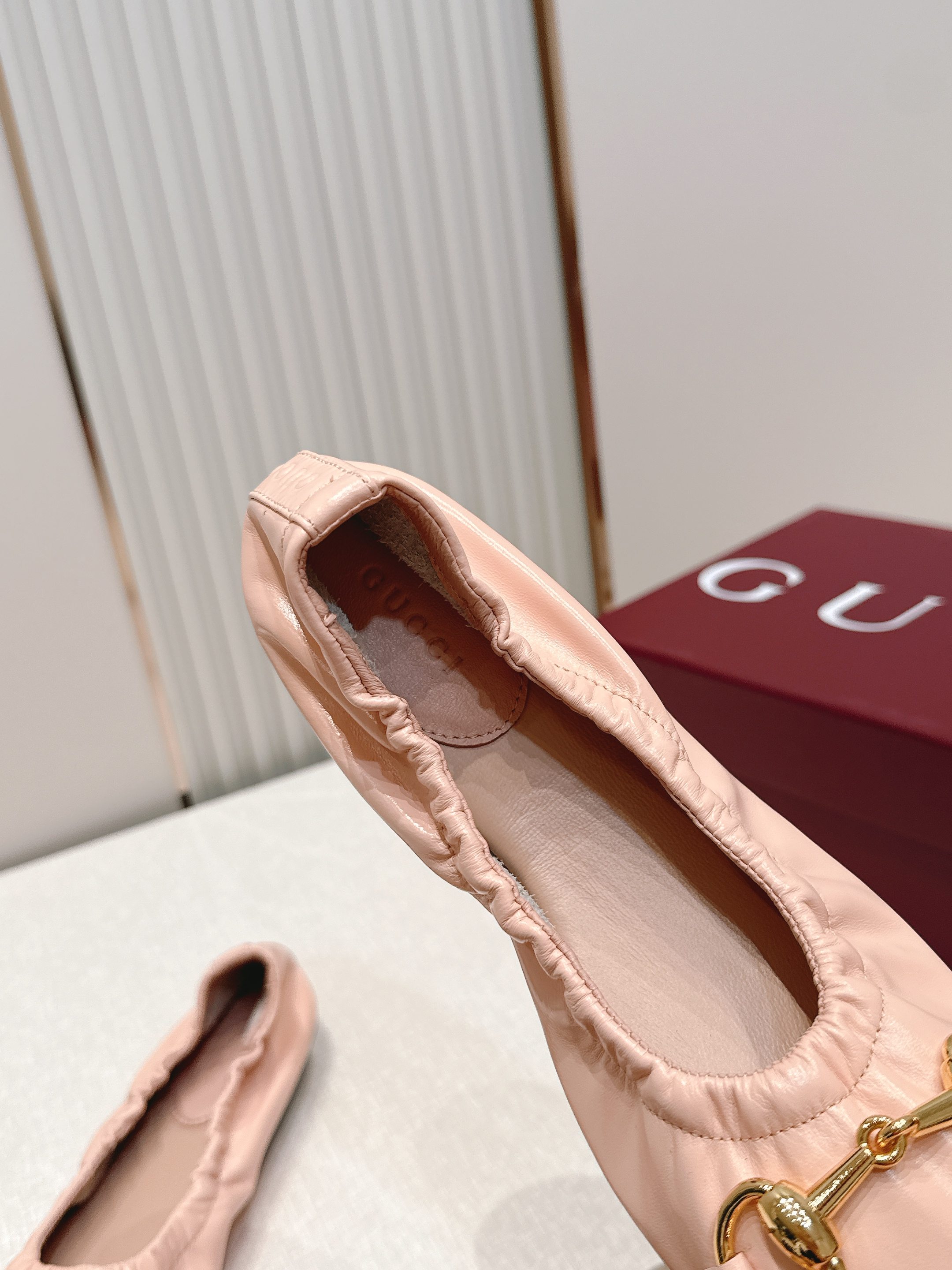 Gucci | 古驰 26𝐬𝐬 新款经典马衔扣奶奶鞋芭蕾舞鞋 高级感十足!国内外博主刷爆的一款,复古 Gucci | 古驰 26𝐬𝐬 新款经典马衔扣奶奶鞋芭蕾舞鞋 高级感十足!国内外博主刷爆的一款,复古