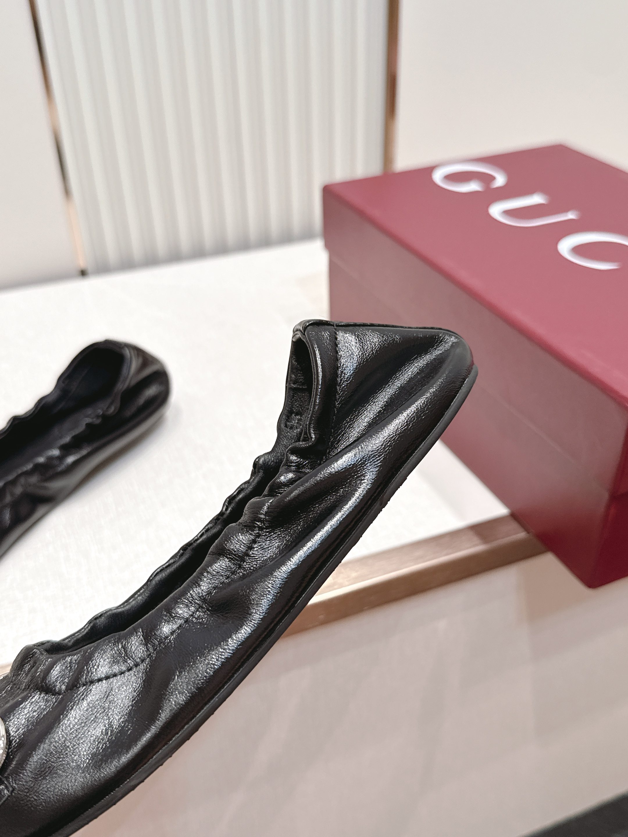 Gucci | 古驰 26𝐬𝐬 新款经典马衔扣奶奶鞋芭蕾舞鞋 高级感十足!国内外博主刷爆的一款,复古 Gucci | 古驰 26𝐬𝐬 新款经典马衔扣奶奶鞋芭蕾舞鞋 高级感十足!国内外博主刷爆的一款,复古