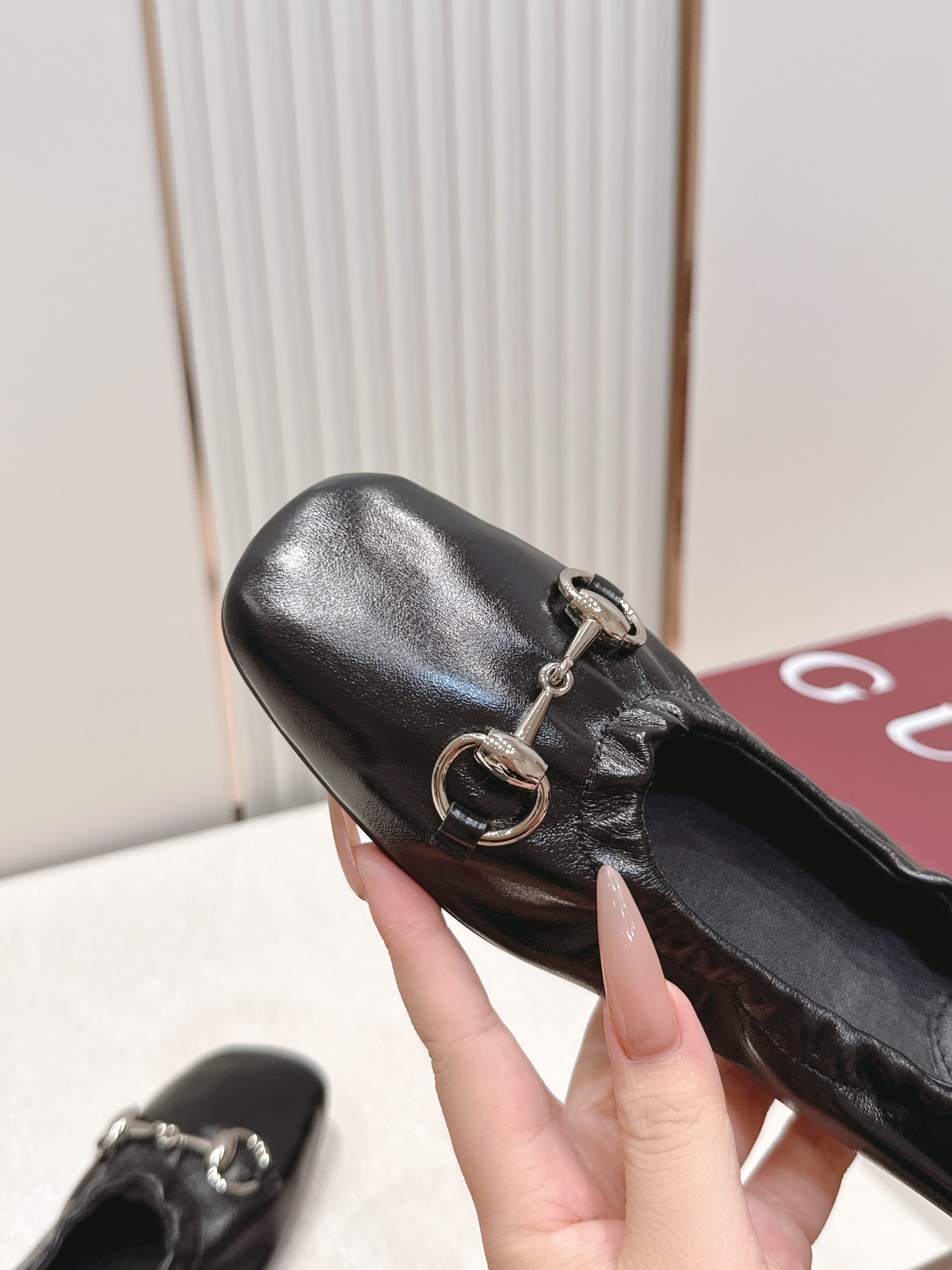 Gucci | 古驰 26𝐬𝐬 新款经典马衔扣奶奶鞋芭蕾舞鞋 高级感十足!国内外博主刷爆的一款,复古 Gucci | 古驰 26𝐬𝐬 新款经典马衔扣奶奶鞋芭蕾舞鞋 高级感十足!国内外博主刷爆的一款,复古