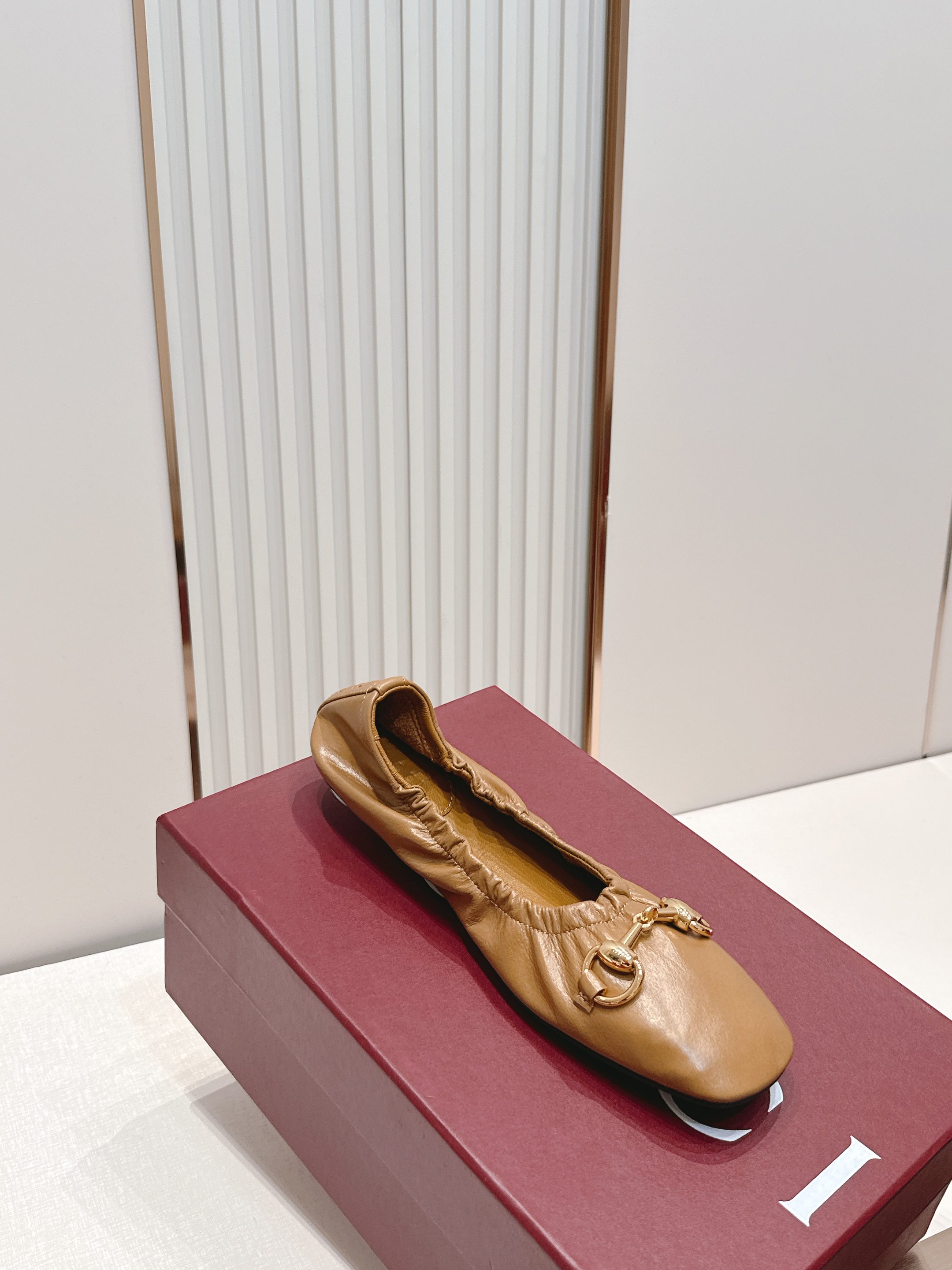 Gucci | 古驰 26𝐬𝐬 新款经典马衔扣奶奶鞋芭蕾舞鞋 高级感十足!国内外博主刷爆的一款,复古 Gucci | 古驰 26𝐬𝐬 新款经典马衔扣奶奶鞋芭蕾舞鞋 高级感十足!国内外博主刷爆的一款,复古