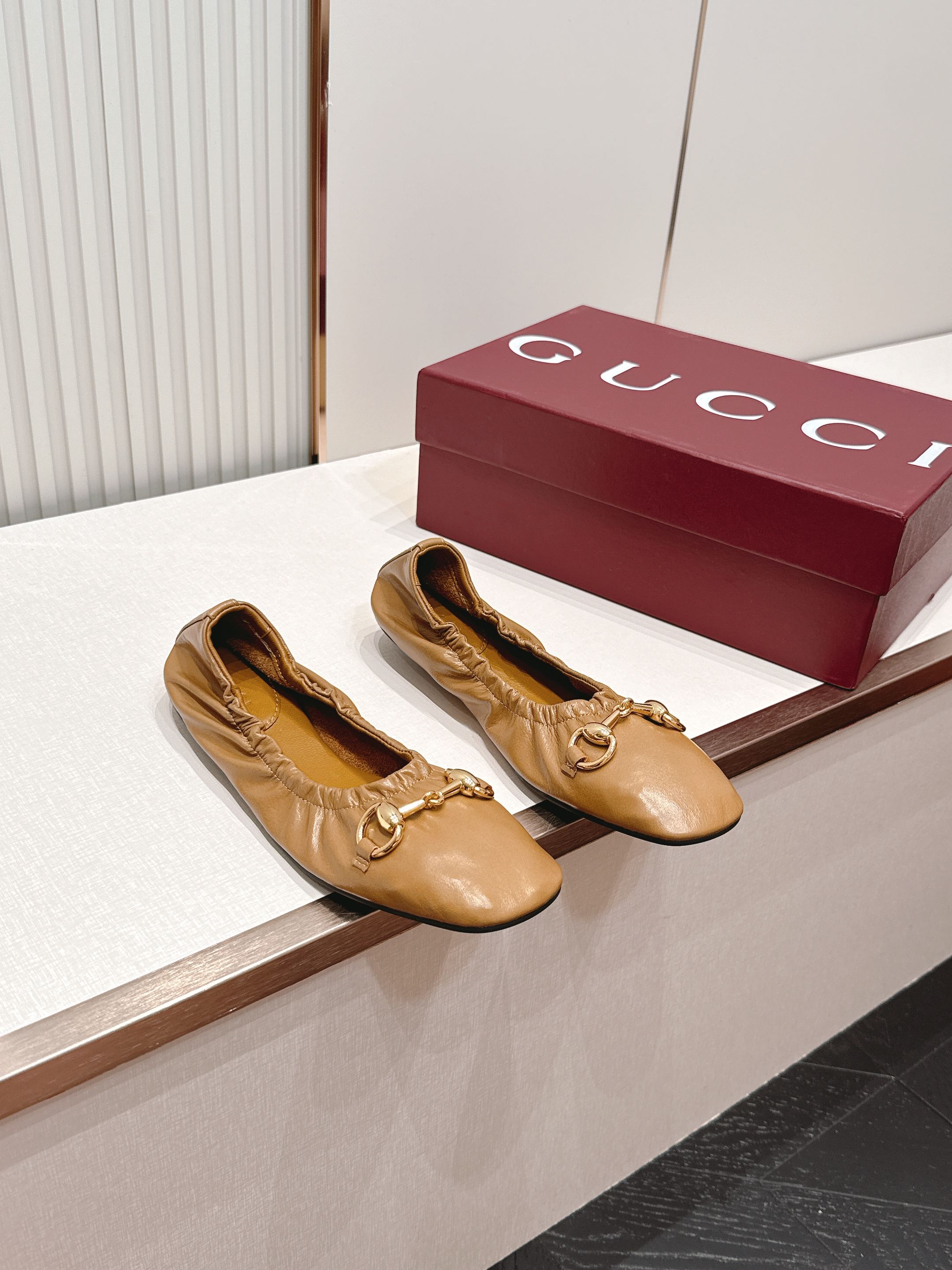 Gucci |  古驰  26𝐬𝐬 新款经典马衔扣奶奶鞋芭蕾舞鞋 高级感十足！国内外博主刷爆的一款,复古