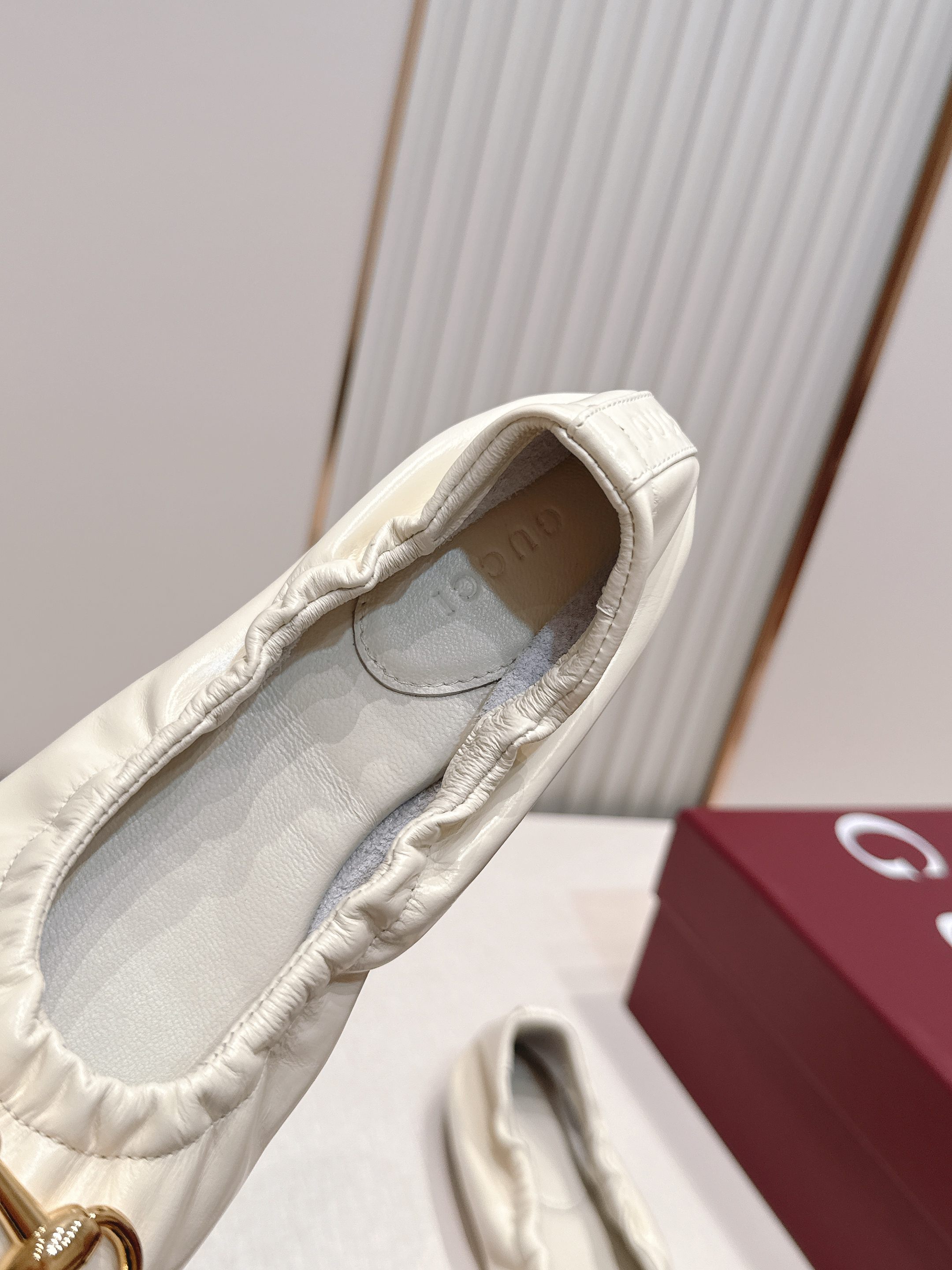 Gucci | 古驰 26𝐬𝐬 新款经典马衔扣奶奶鞋芭蕾舞鞋 高级感十足!国内外博主刷爆的一款,复古 Gucci | 古驰 26𝐬𝐬 新款经典马衔扣奶奶鞋芭蕾舞鞋 高级感十足!国内外博主刷爆的一款,复古