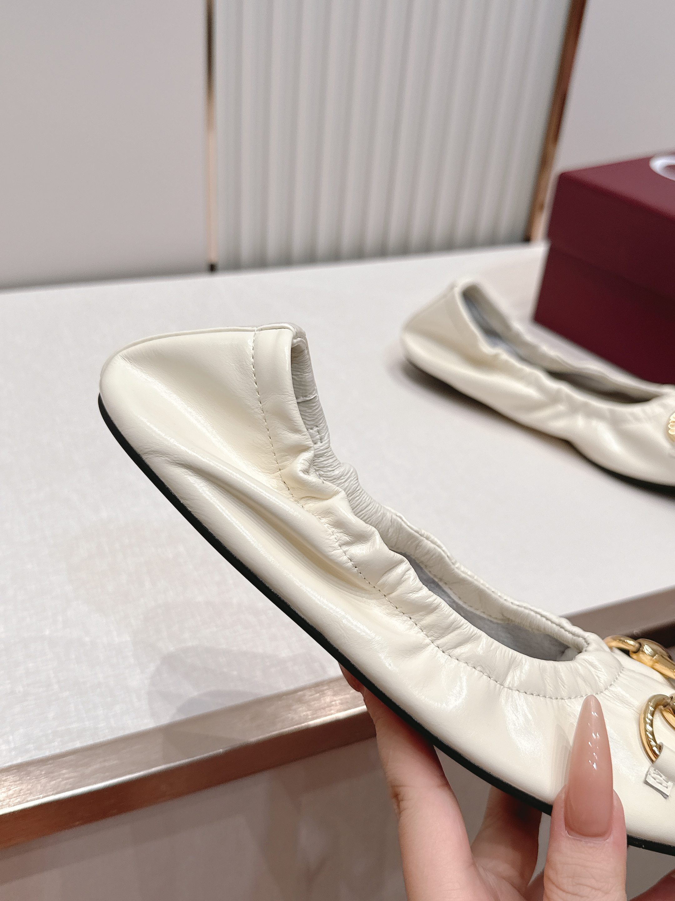 Gucci | 古驰 26𝐬𝐬 新款经典马衔扣奶奶鞋芭蕾舞鞋 高级感十足!国内外博主刷爆的一款,复古 Gucci | 古驰 26𝐬𝐬 新款经典马衔扣奶奶鞋芭蕾舞鞋 高级感十足!国内外博主刷爆的一款,复古