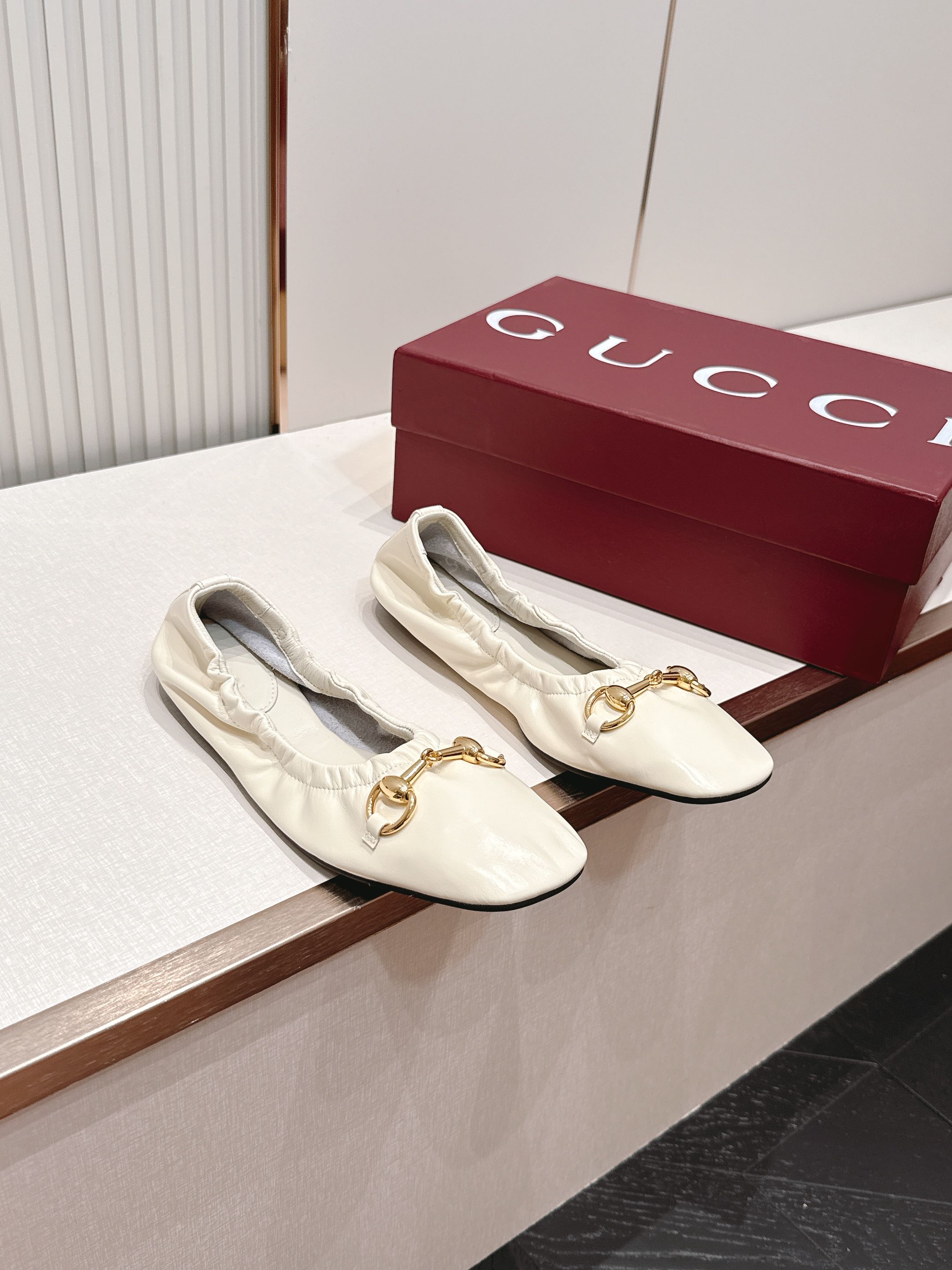 Gucci |  古驰  26𝐬𝐬 新款经典马衔扣奶奶鞋芭蕾舞鞋 高级感十足！国内外博主刷爆的一款,复古