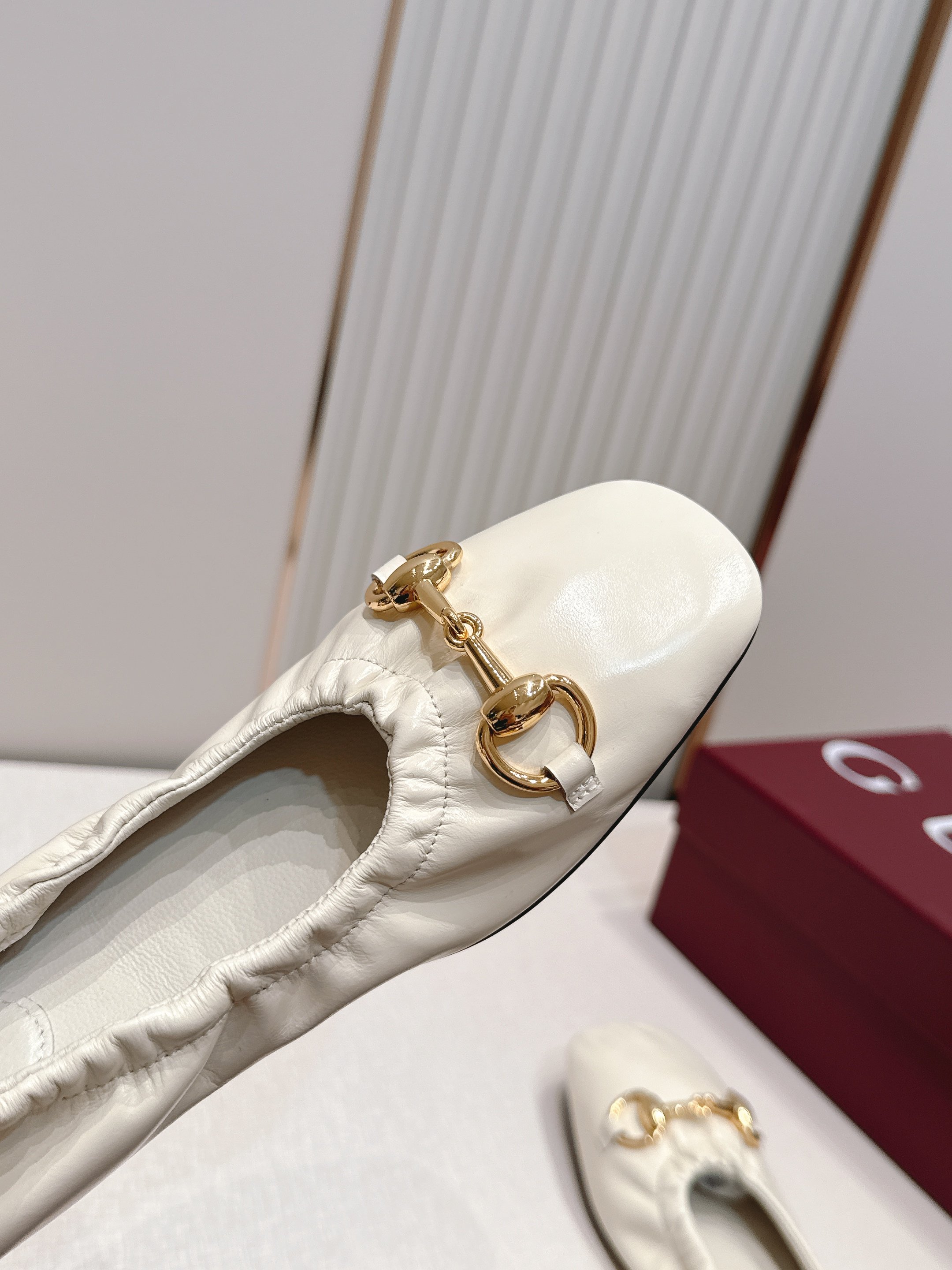 Gucci | 古驰 26𝐬𝐬 新款经典马衔扣奶奶鞋芭蕾舞鞋 高级感十足!国内外博主刷爆的一款,复古 Gucci | 古驰 26𝐬𝐬 新款经典马衔扣奶奶鞋芭蕾舞鞋 高级感十足!国内外博主刷爆的一款,复古