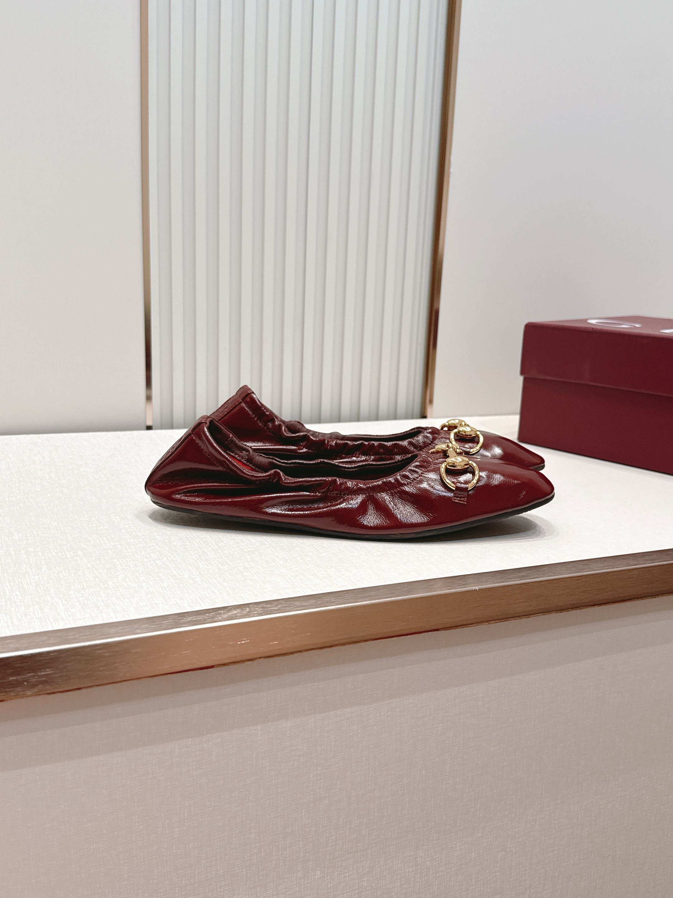 Gucci | 古驰 26𝐬𝐬 新款经典马衔扣奶奶鞋芭蕾舞鞋 高级感十足!国内外博主刷爆的一款,复古 Gucci | 古驰 26𝐬𝐬 新款经典马衔扣奶奶鞋芭蕾舞鞋 高级感十足!国内外博主刷爆的一款,复古