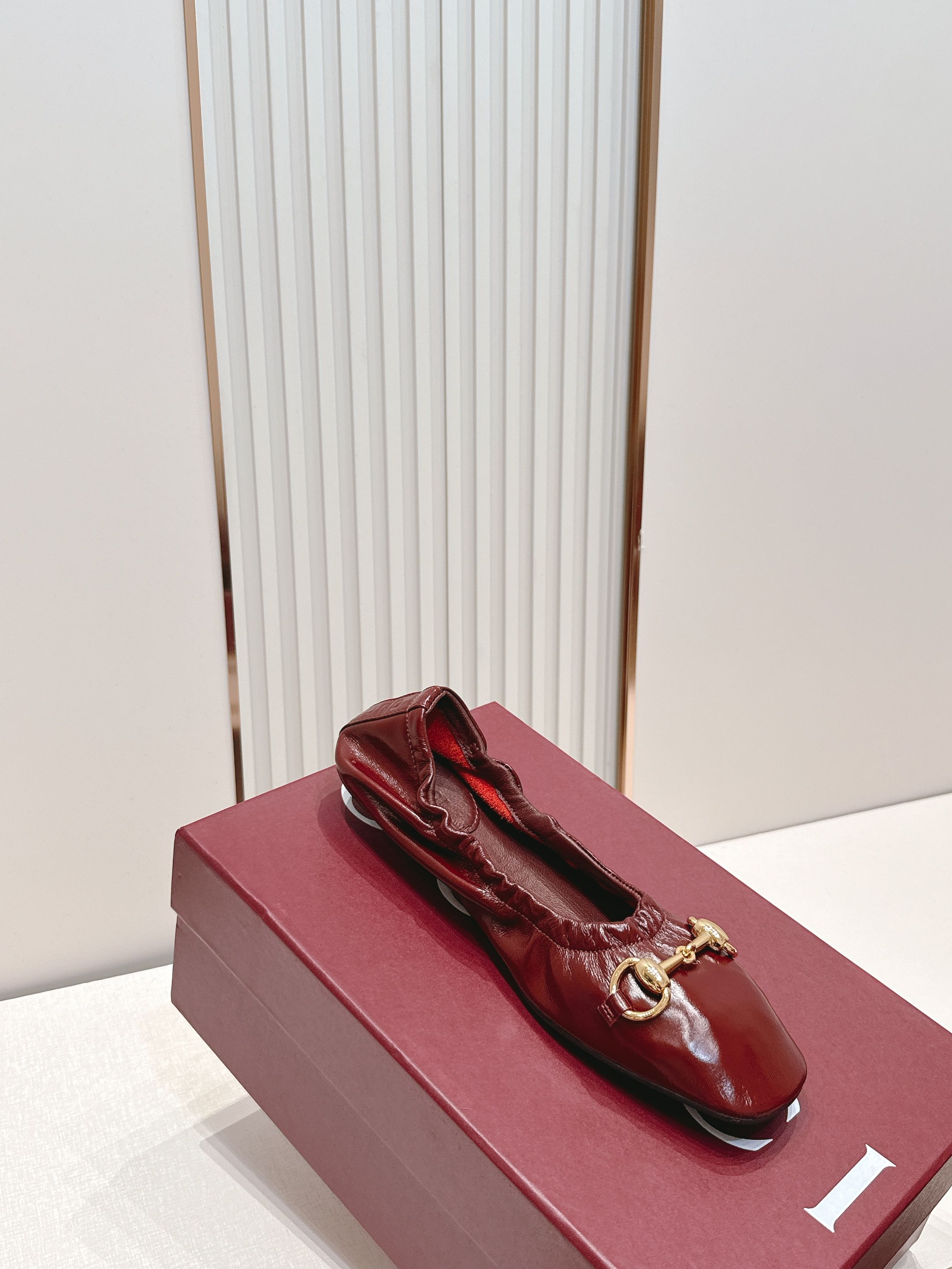 Gucci | 古驰 26𝐬𝐬 新款经典马衔扣奶奶鞋芭蕾舞鞋 高级感十足!国内外博主刷爆的一款,复古 Gucci | 古驰 26𝐬𝐬 新款经典马衔扣奶奶鞋芭蕾舞鞋 高级感十足!国内外博主刷爆的一款,复古