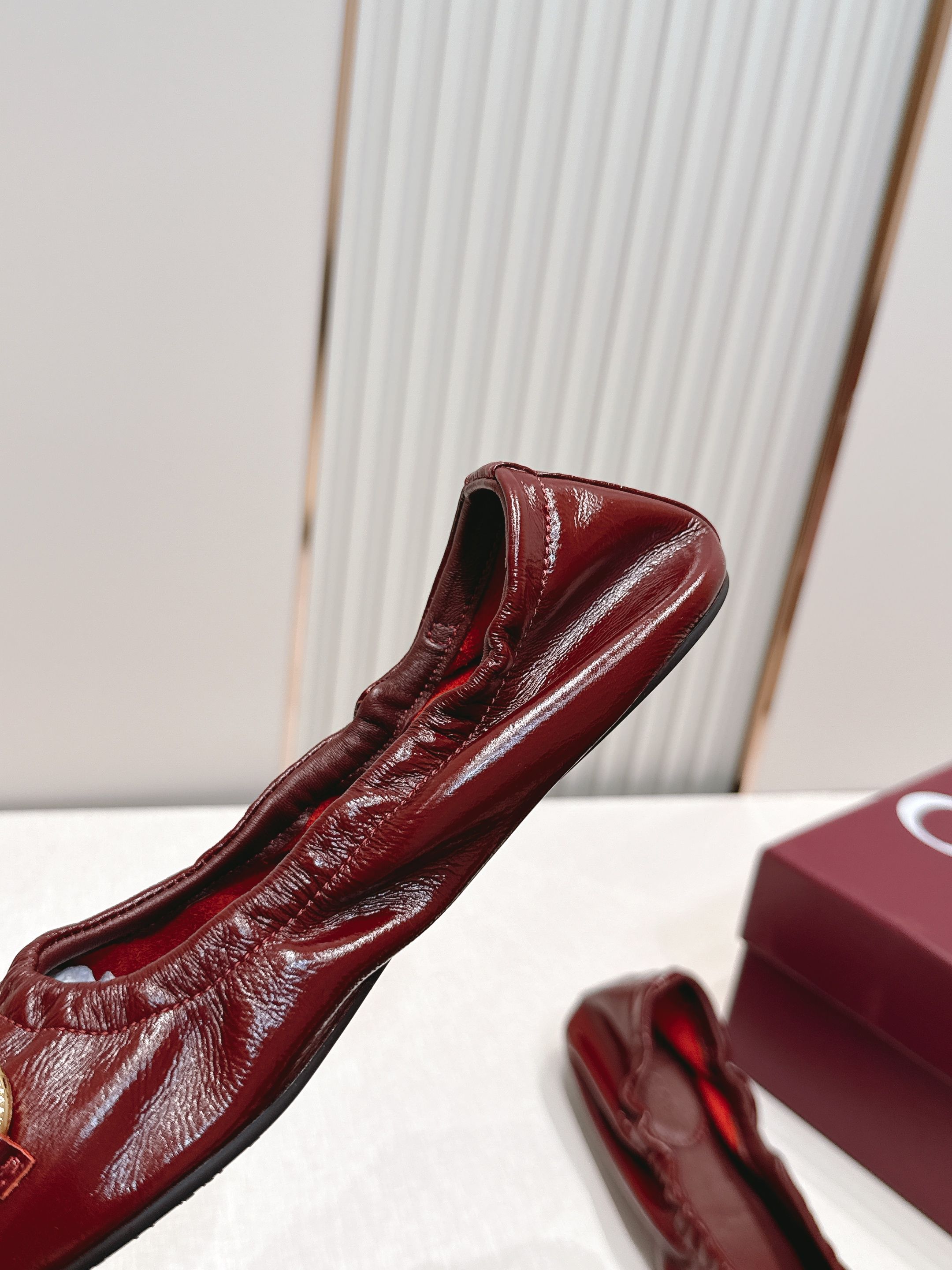 Gucci | 古驰 26𝐬𝐬 新款经典马衔扣奶奶鞋芭蕾舞鞋 高级感十足!国内外博主刷爆的一款,复古 Gucci | 古驰 26𝐬𝐬 新款经典马衔扣奶奶鞋芭蕾舞鞋 高级感十足!国内外博主刷爆的一款,复古