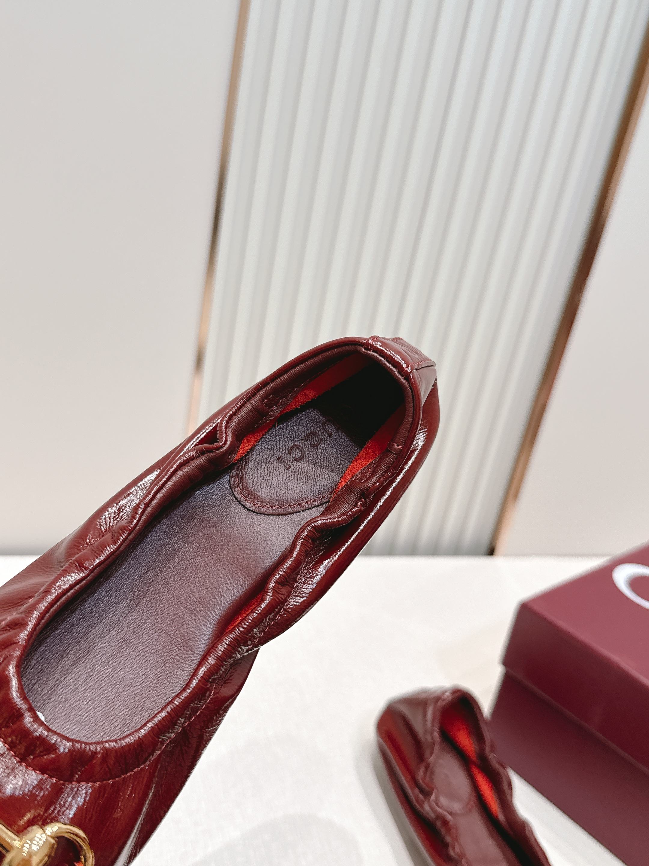 Gucci | 古驰 26𝐬𝐬 新款经典马衔扣奶奶鞋芭蕾舞鞋 高级感十足!国内外博主刷爆的一款,复古 Gucci | 古驰 26𝐬𝐬 新款经典马衔扣奶奶鞋芭蕾舞鞋 高级感十足!国内外博主刷爆的一款,复古