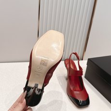 Chanel 香奈儿 新款高跟凉鞋单鞋 撞色拼接款复古千金风爆款,精致拼接设计搭配多色可选,轻奢显贵氛围 Chanel 香奈儿 新款高跟凉鞋单鞋 撞色拼接款复古千金风爆款,精致拼接设计搭配多色可选,轻奢显贵氛围