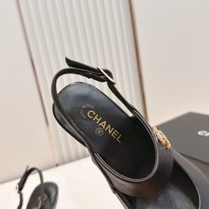 Chanel 香奈儿 新款高跟凉鞋单鞋 撞色拼接款复古千金风爆款,精致拼接设计搭配多色可选,轻奢显贵氛围 Chanel 香奈儿 新款高跟凉鞋单鞋 撞色拼接款复古千金风爆款,精致拼接设计搭配多色可选,轻奢显贵氛围