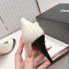 Chanel 香奈儿 新款高跟凉鞋单鞋 撞色拼接款复古千金风爆款,精致拼接设计搭配多色可选,轻奢显贵氛围 Chanel 香奈儿 新款高跟凉鞋单鞋 撞色拼接款复古千金风爆款,精致拼接设计搭配多色可选,轻奢显贵氛围