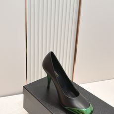 Chanel 香奈儿 新款高跟凉鞋单鞋 撞色拼接款复古千金风爆款,精致拼接设计搭配多色可选,轻奢显贵氛围 Chanel 香奈儿 新款高跟凉鞋单鞋 撞色拼接款复古千金风爆款,精致拼接设计搭配多色可选,轻奢显贵氛围