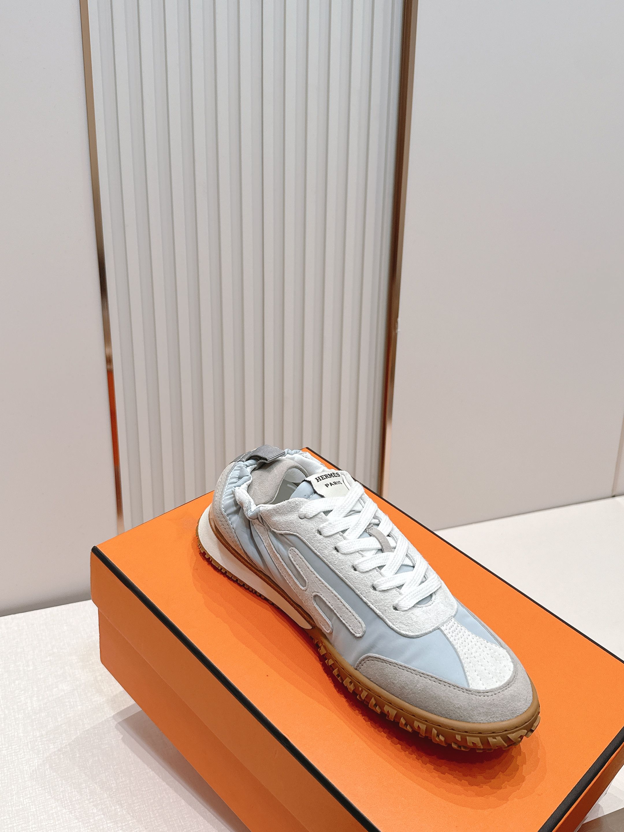 顶级版本Hermes 男士+10爱马仕 2026 新款Jet休闲运动鞋德训鞋 全色系！！！！工艺极致，同