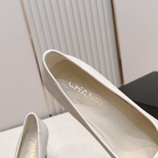 CHANEL 香奈儿26/夏季新款方头拼色高跟单鞋香奈儿女士钟爱简约又难以抗拒系 搭配展现与众不同的穿搭 CHANEL 香奈儿26/夏季新款方头拼色高跟单鞋香奈儿女士钟爱简约又难以抗拒系 搭配展现与众不同的穿搭