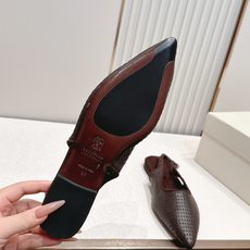 BRUNELLO CUCINELLI新款草编织BC平底凉鞋bc很有品味!配上一双袜子穿也很不错,搭配牛仔 BRUNELLO CUCINELLI新款草编织BC平底凉鞋bc很有品味!配上一双袜子穿也很不错,搭配牛仔