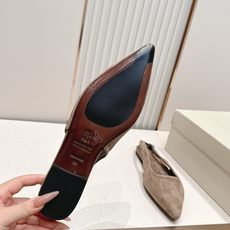 BRUNELLO CUCINELLI新款草编织BC平底凉鞋bc很有品味!配上一双袜子穿也很不错,搭配牛仔 BRUNELLO CUCINELLI新款草编织BC平底凉鞋bc很有品味!配上一双袜子穿也很不错,搭配牛仔