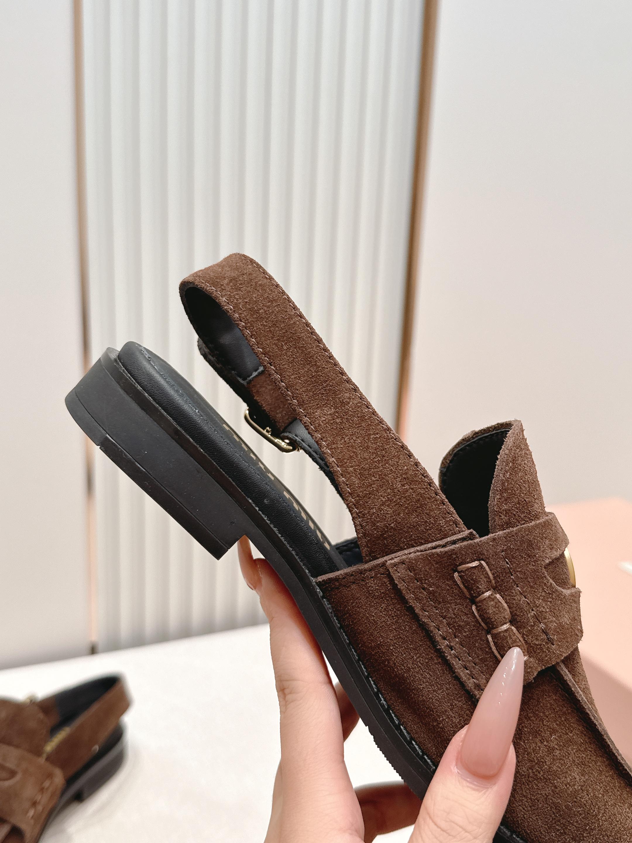 顶级版本 情侣款  MiuMiu/缪缪2026夏季新款·高跟钱币乐福鞋凉鞋 复古老钱风 饰有硬币与压花M