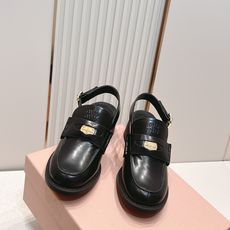 顶级版本 情侣款 MiuMiu/缪缪2026夏季新款·高跟钱币乐福鞋凉鞋 复古老钱风 饰有硬币与压花M 顶级版本 情侣款 MiuMiu/缪缪2026夏季新款·高跟钱币乐福鞋凉鞋 复古老钱风 饰有硬币与压花M