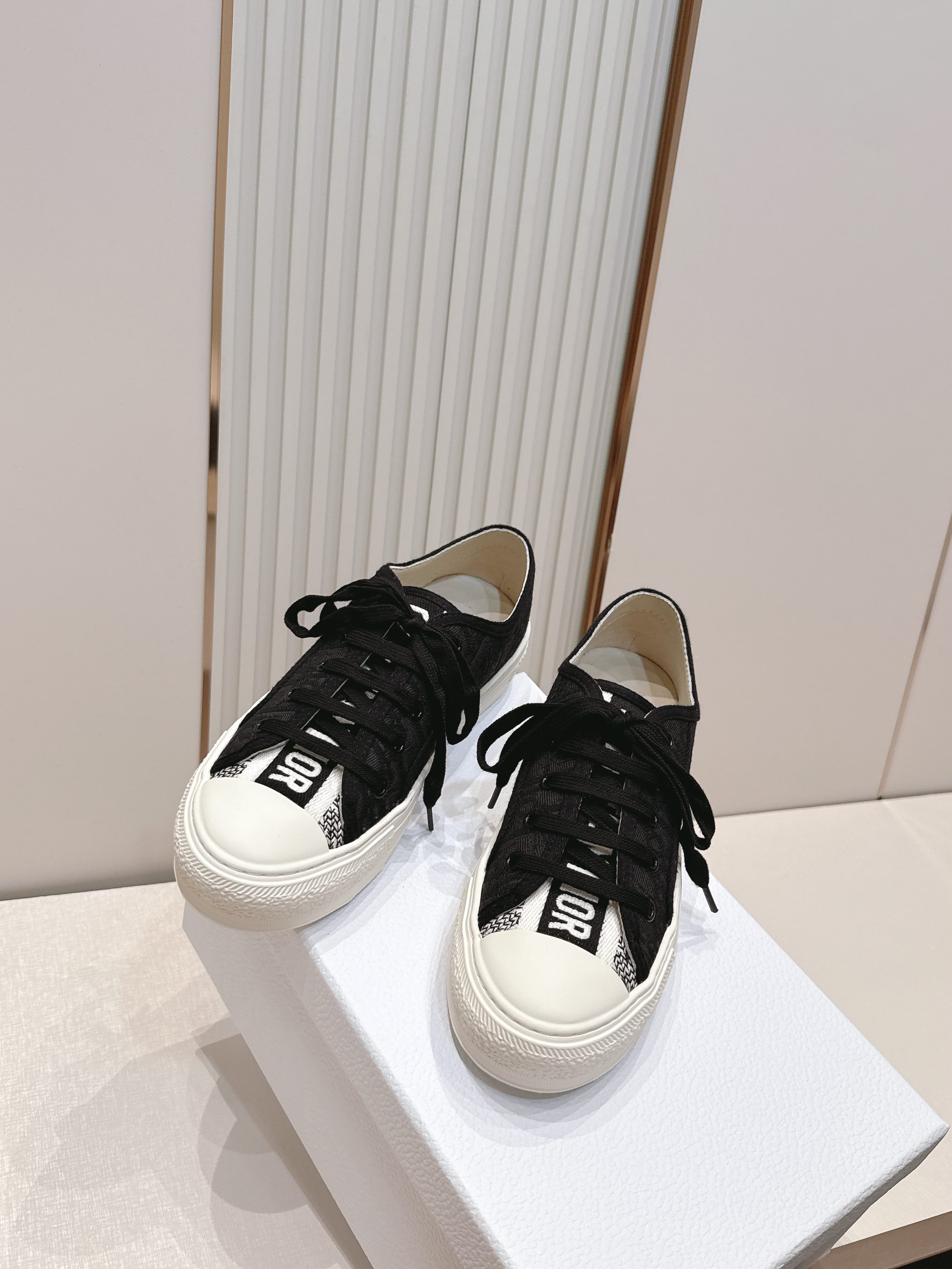 2026最新色系！ 顶级版本  Dior迪奥Walk'n系列 老花 刺绣 厚底帆布鞋 休闲鞋  全新升级
